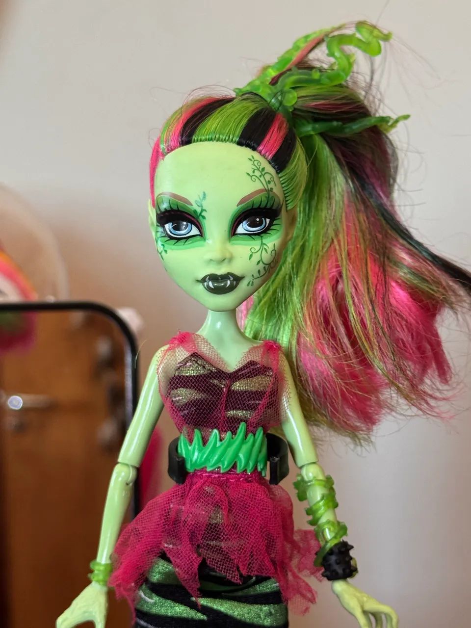 Monster High Vênus Mcflytrap versão Zombie Shake - Foto 2
