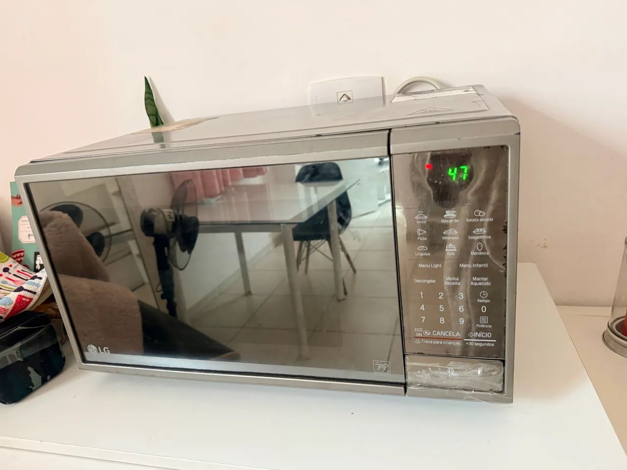 Micro-ondas LG Prata com painel digital - Foto 2