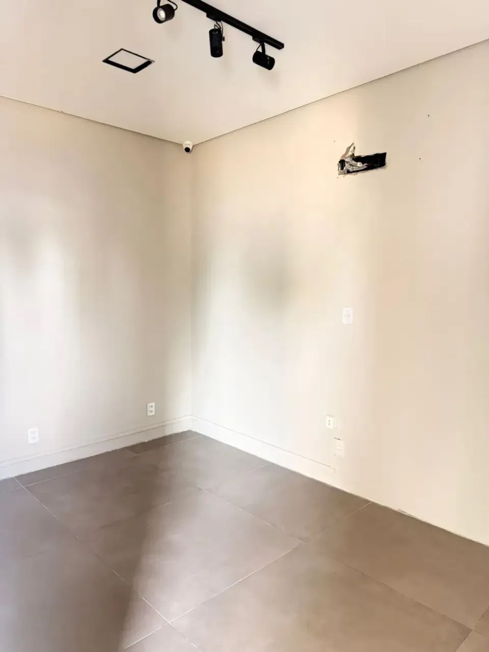 Galeria para aluguel com 60 metros quadrados com 2 quartos em Popular - Cuiabá - MT - Foto 2