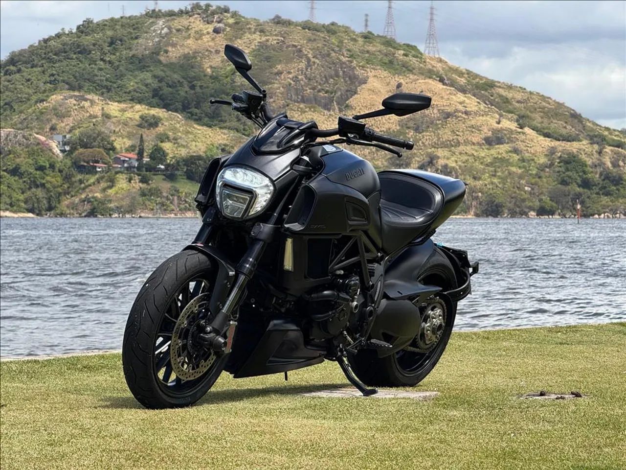 DUCATI DIAVEL DARK - Foto 3