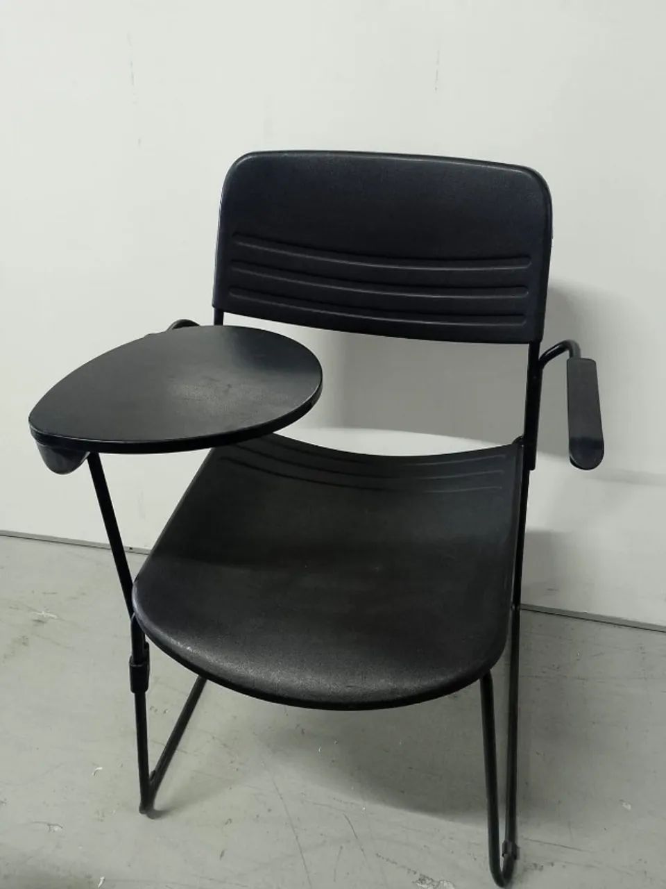 Cadeira De Plástico Prancheta Fixa Universitária  - Foto 3