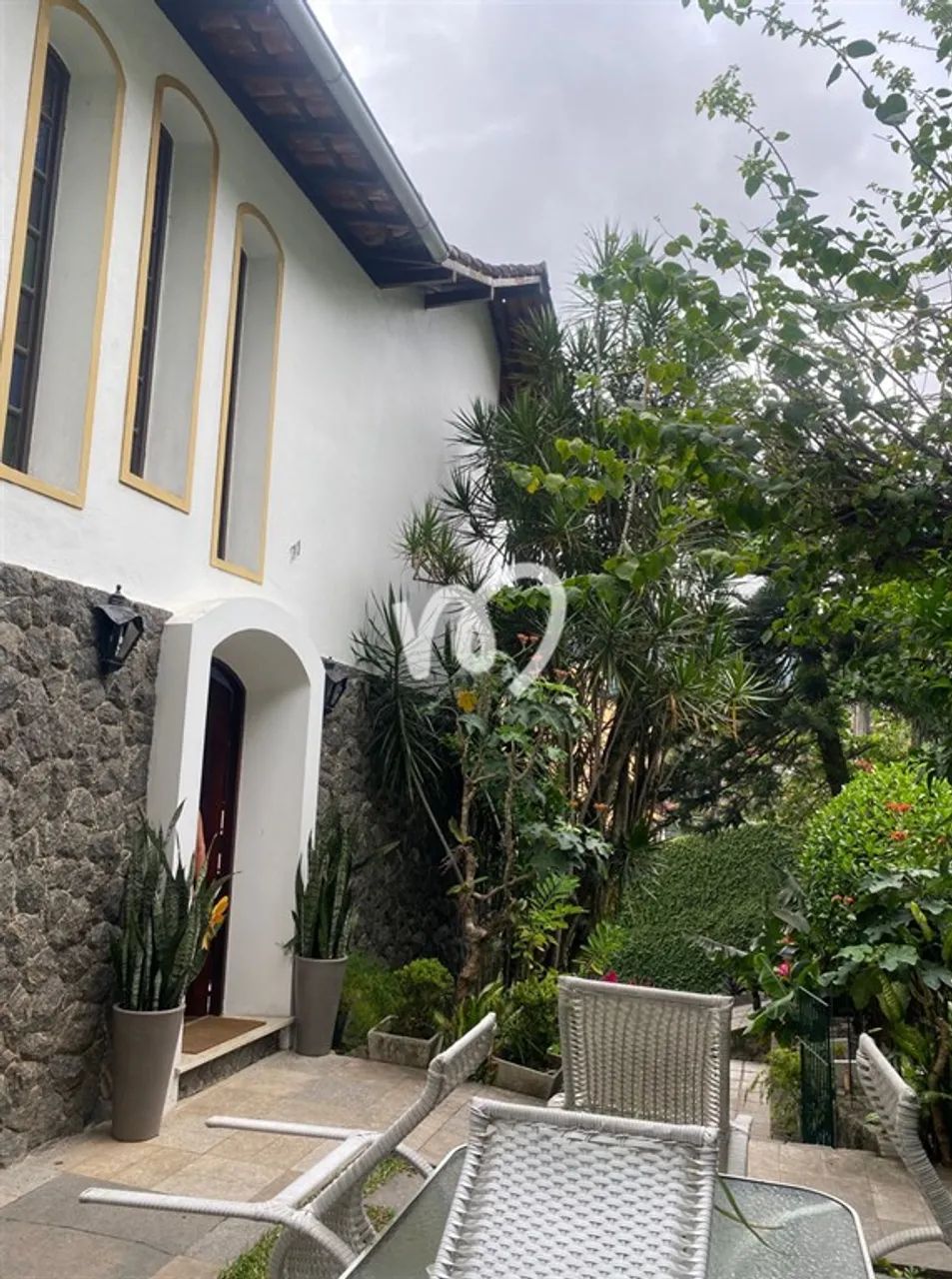 0 - Casa 5 quartos, sendo 2 suítes