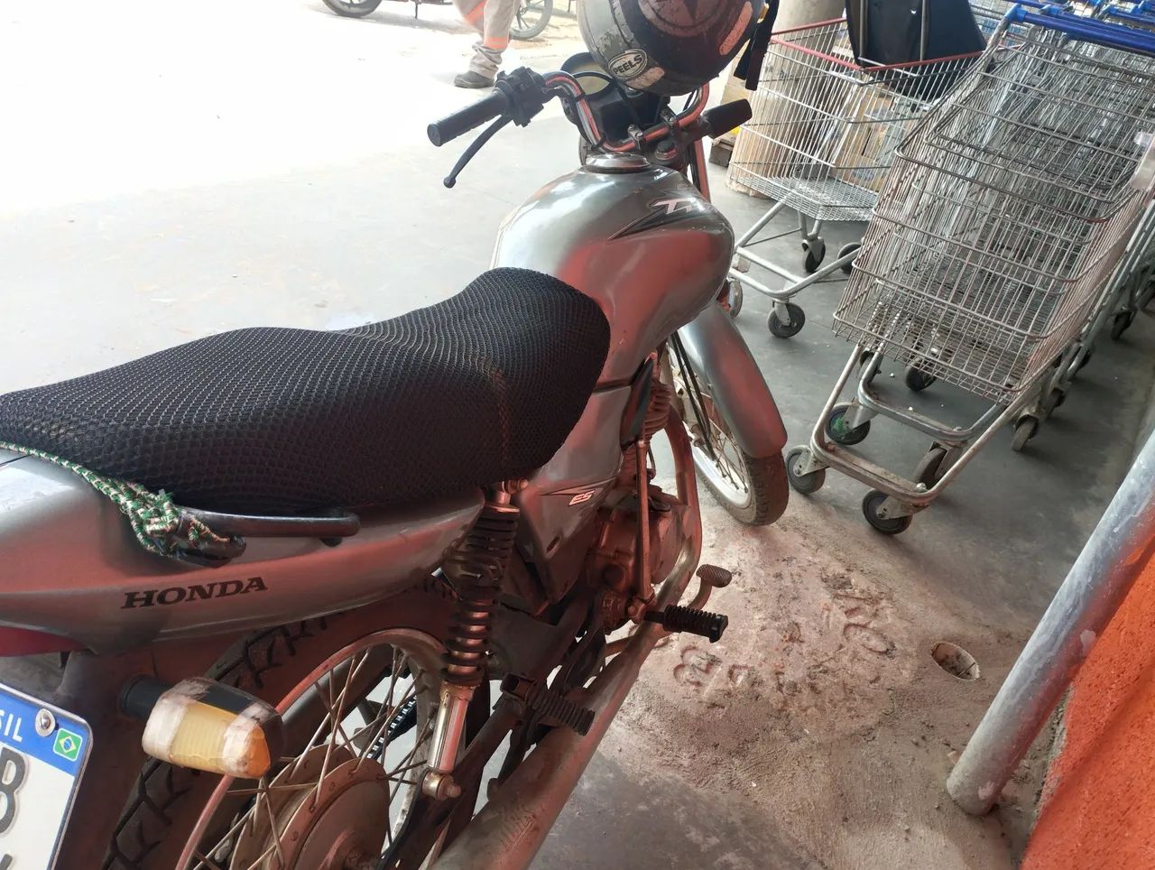 Honda Titan KS 125 Ano/2003 - Foto 4