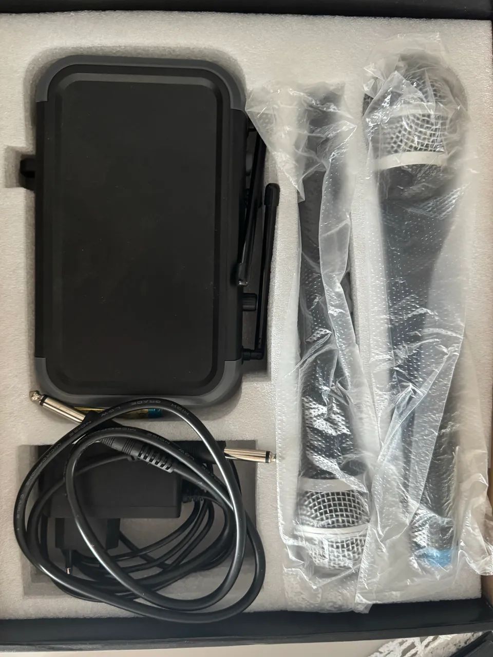 Kit 2 microfones sem fio UHF202 profissional - Foto 4