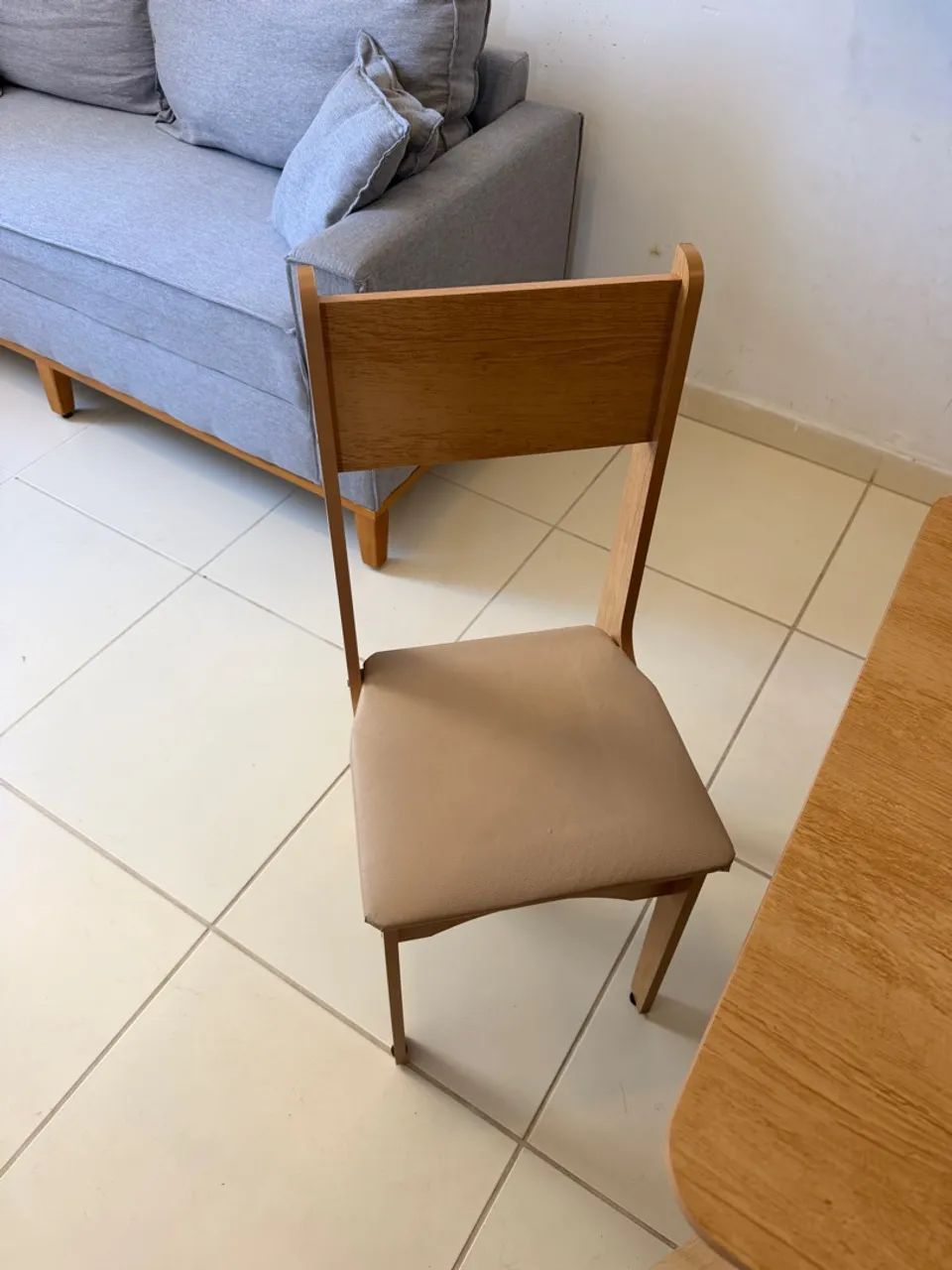 Mesa com 4 cadeiras  - Foto 3