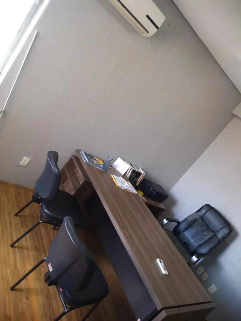 Sala comercial ampla no Centro.