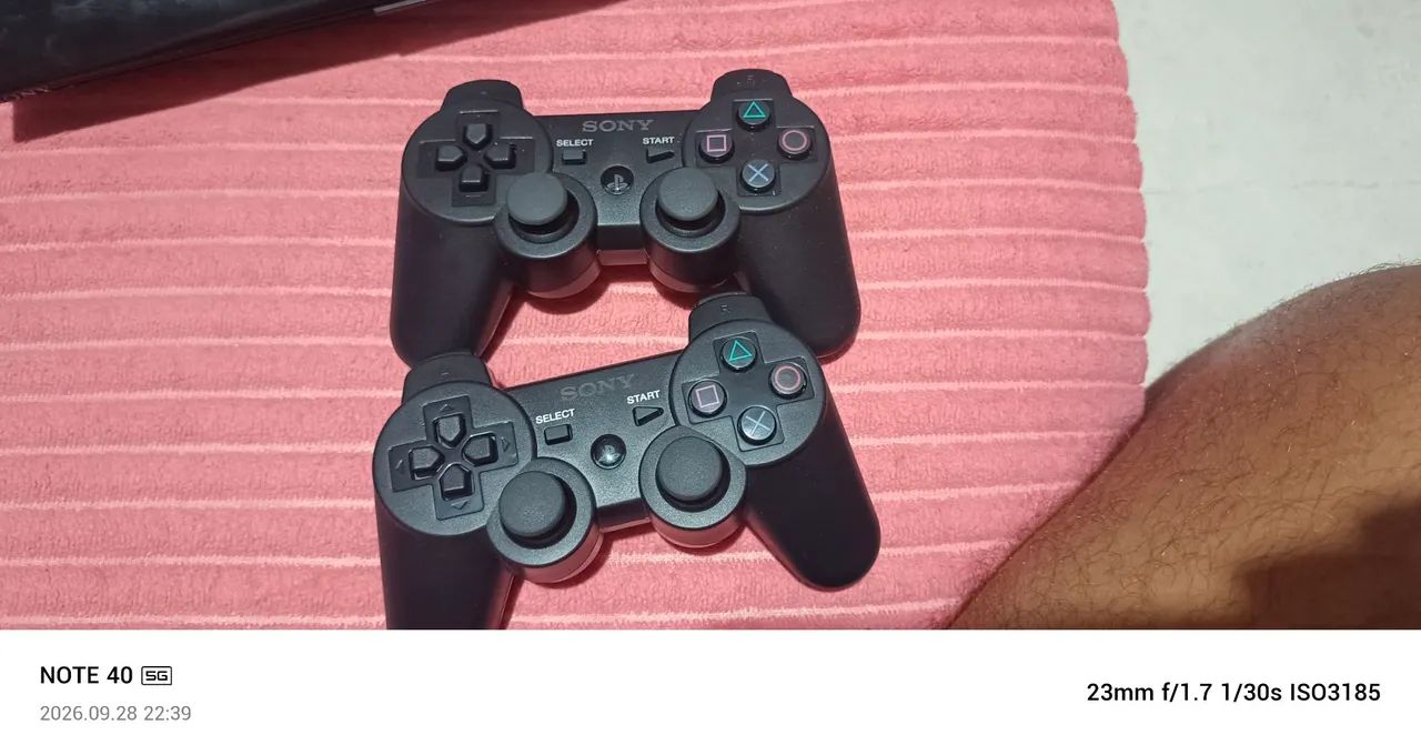PS3 DESBLOQUEADO COM JOGOS+CABOS+2 CONTROLES - Foto 3