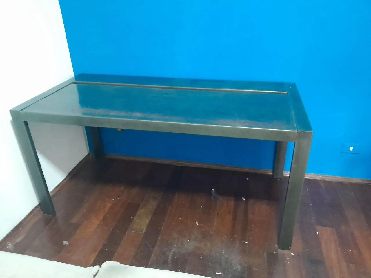 Mesa de trabalho em metal
