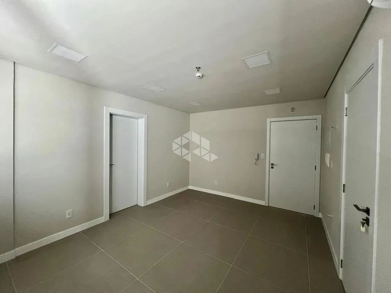 Venda de Salas Comerciais no Centro Comercial Vitta Center - Foto 2