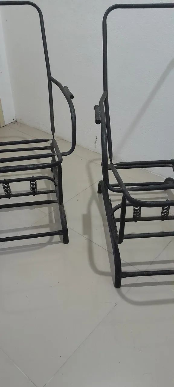 DUAS Cadeiras de ferro usadas - Foto 3