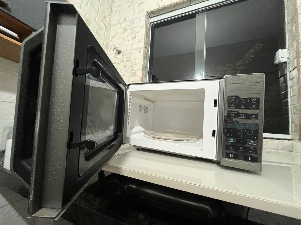 Microondas Espelhado Midea 27L - Foto 4