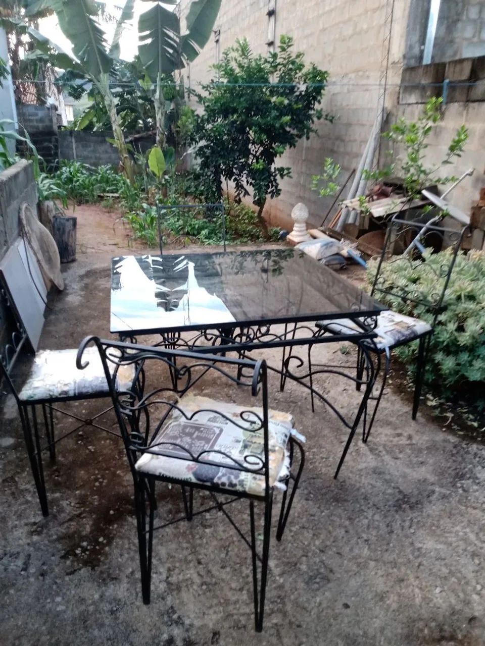 Mesa 4 cadeiras antiga tudo de ferro  - Foto 4