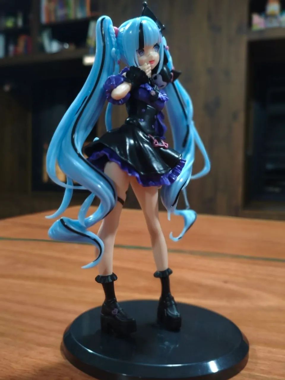 Figure da Hatsune Miku com Kuromi - Foto 2