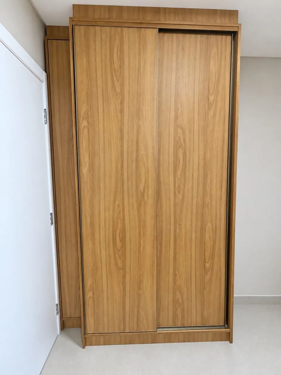 Roupeiro Amadeirado MDF alta qualidade 
