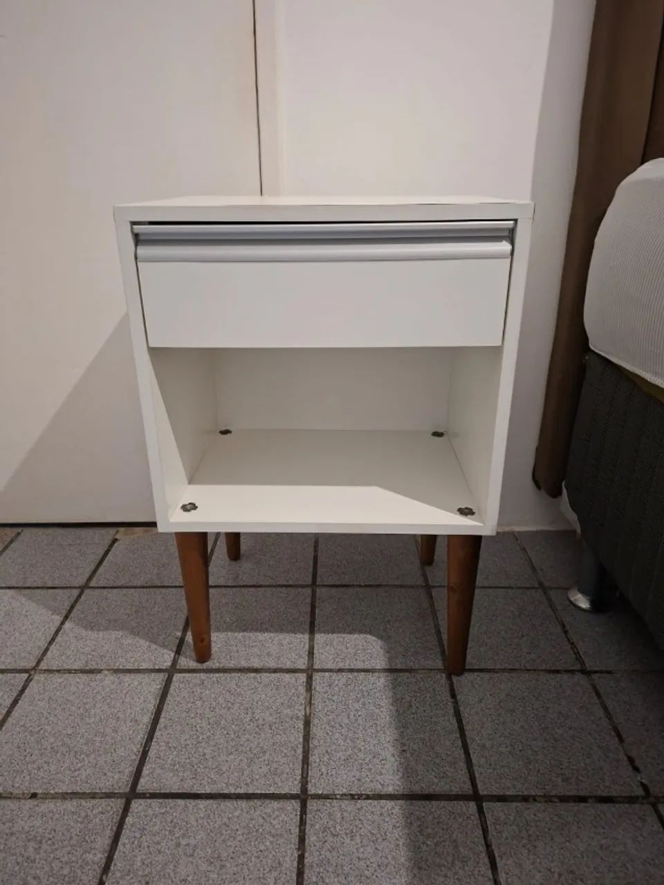 Mesa de Cabeceira 