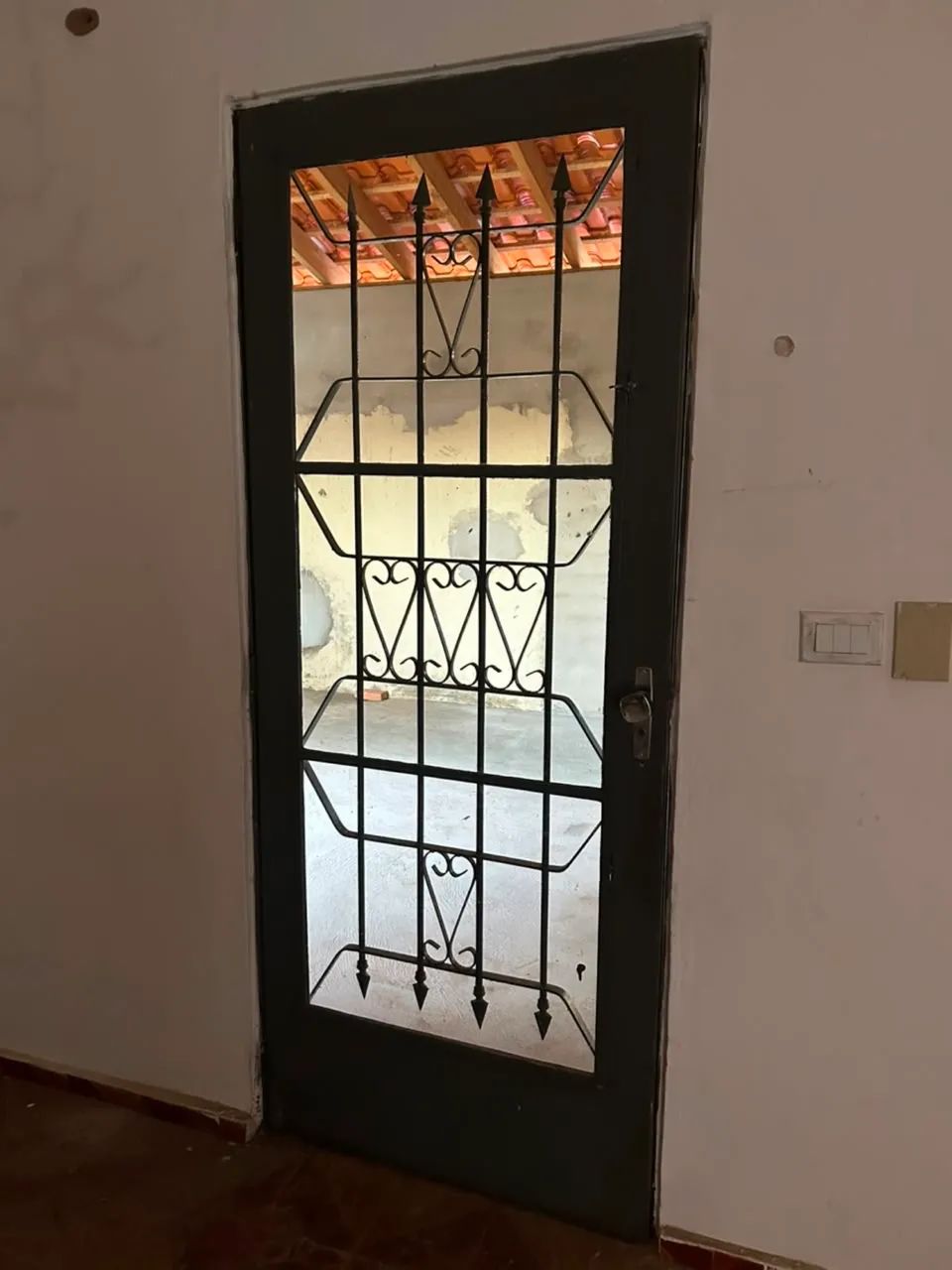 Vendo 1 porta e 4 janelas - Foto 5