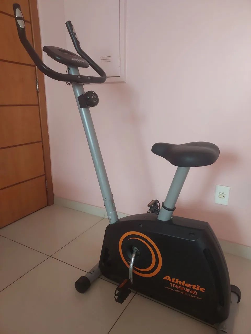 Vendo uma excelente bicicleta Ergometrica nova