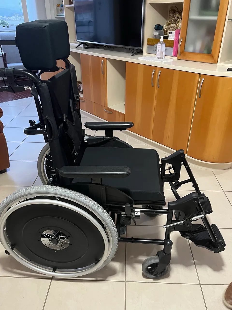 Cadeira de Rodas - Foto 2