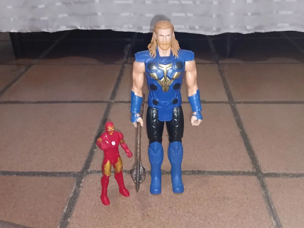 Lote de Bonecos da Marvel Hasbro Originais  - Foto 4