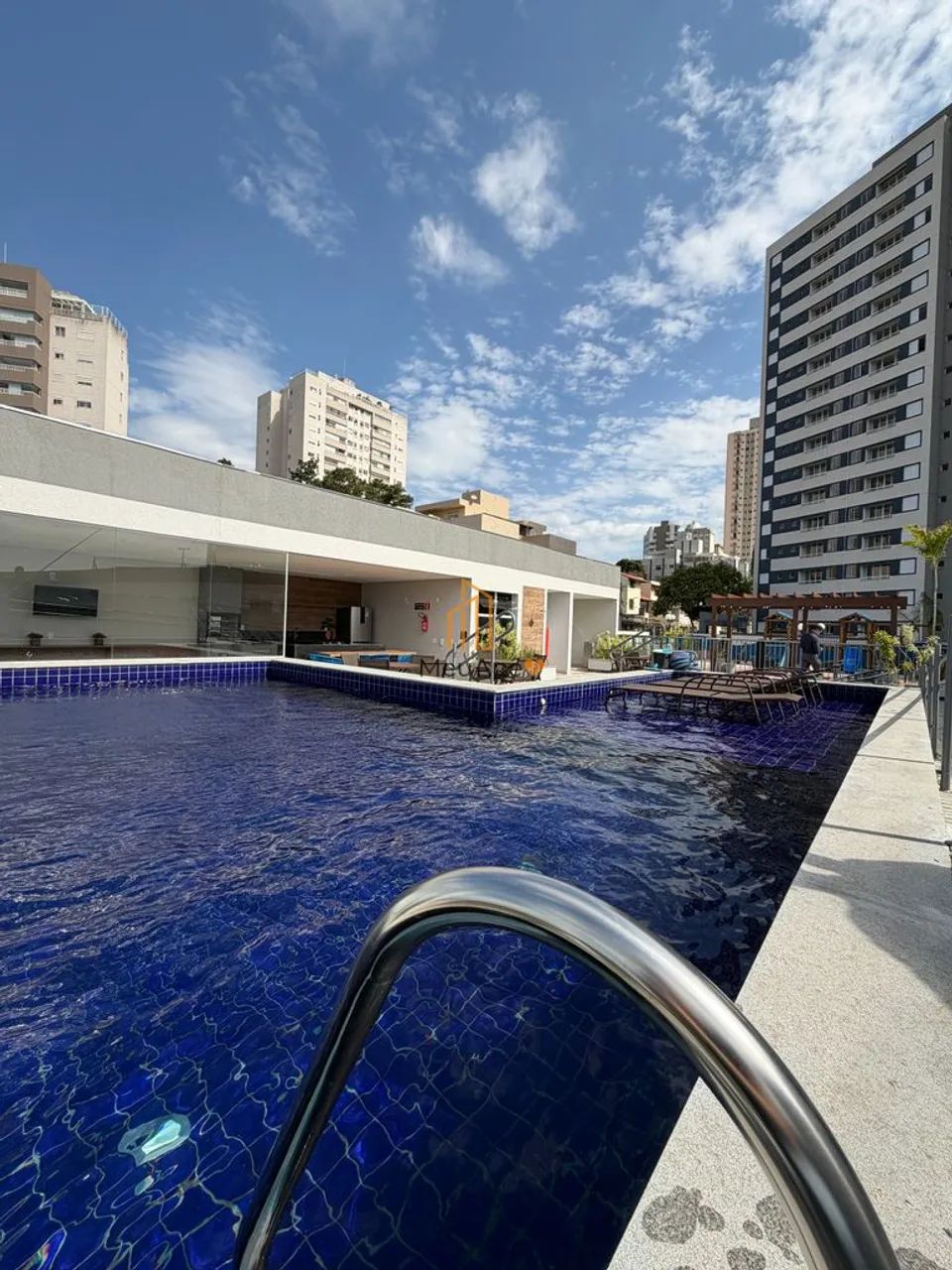Apartamento com 2 quartos, suíte e lazer completo no Caiçaras