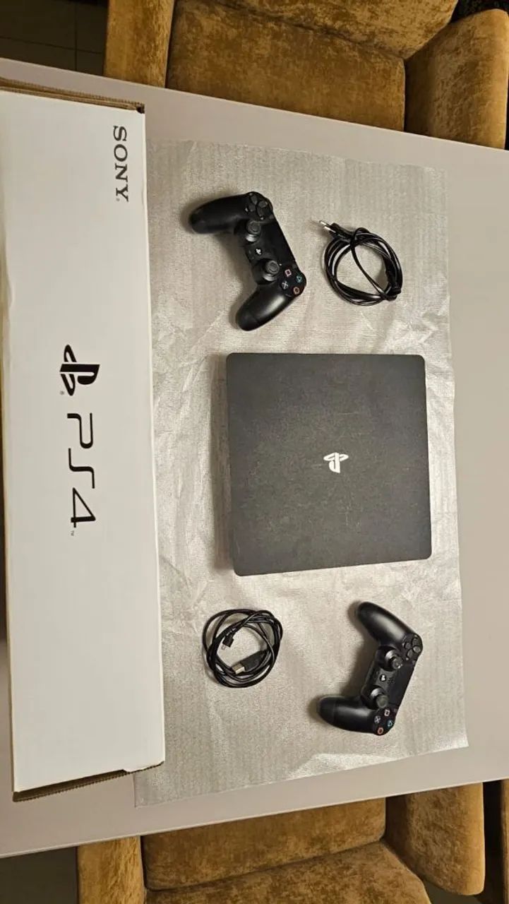 PlayStation PS4 500GB - Consoles de Vídeo Game - Cristal, Porto