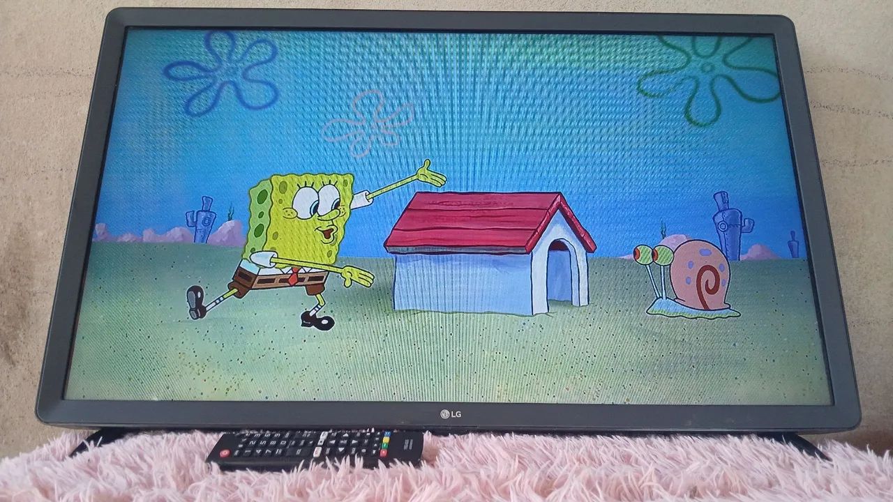Vendo tv lg 32 polegadas smart funcionando perfeitamente valor 550 Zap *87 - Foto 5