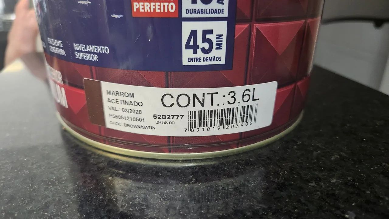 Tinta Coral Coralit Ultra Resistência - Galão 3,6 Litros - Marrom Acetinado Premium - Foto 2