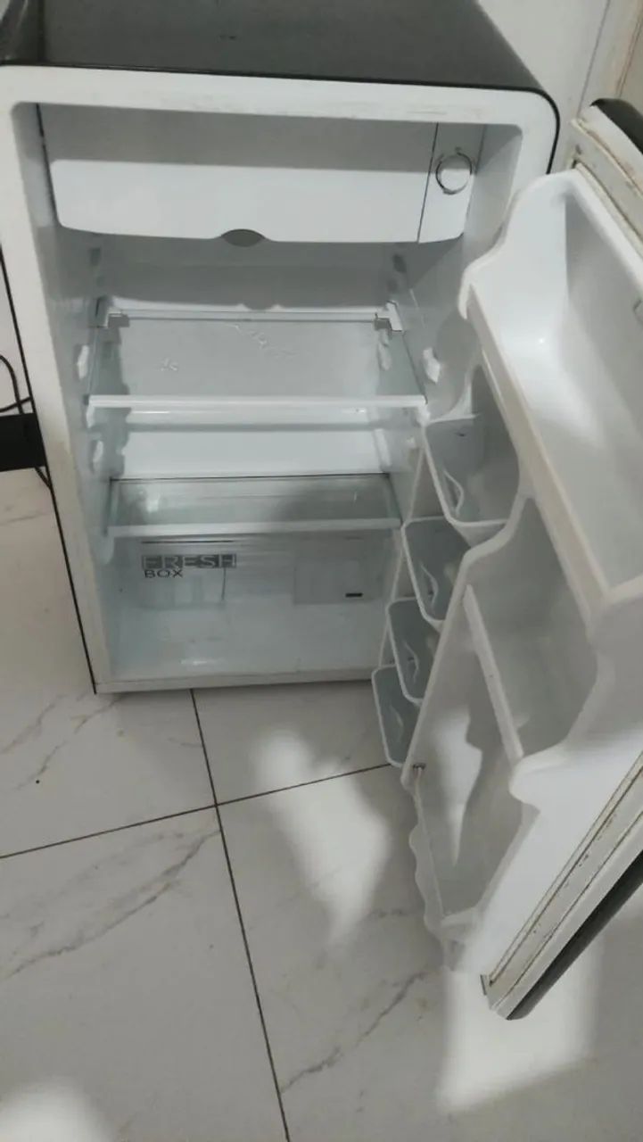 Vendo Frigobar 124 litros  - Foto 4