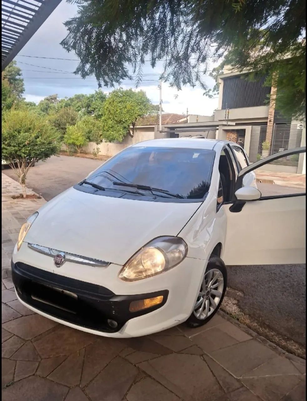 Fiat Punto Attractive 1.4 Fire Flex 8V 5P 2013