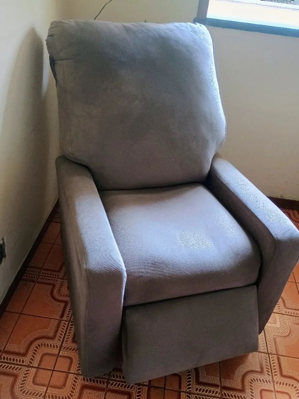 Poltrona reclinável 