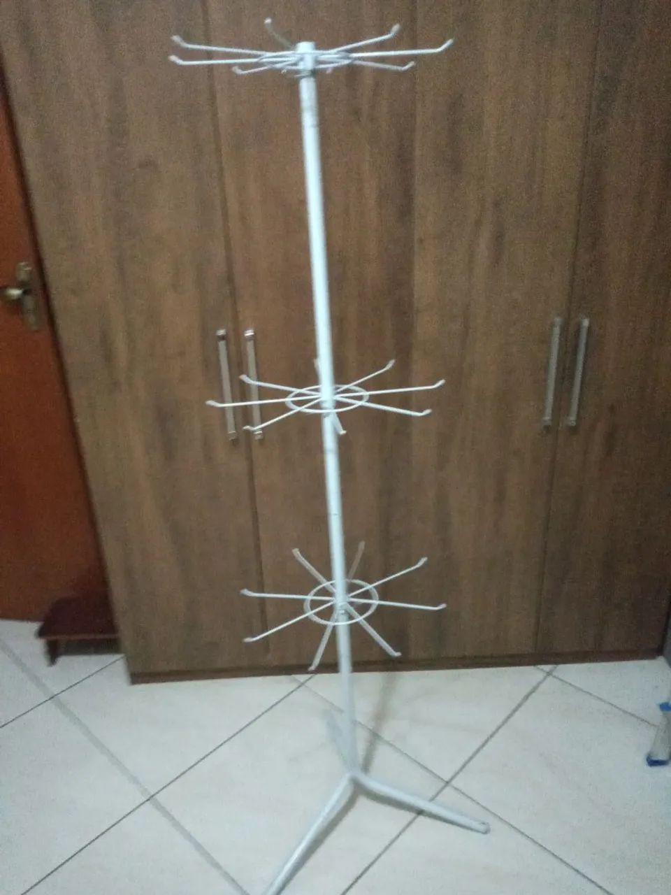 EXPOSITOR GIRATÓRIO DE CHÃO  - Foto 3