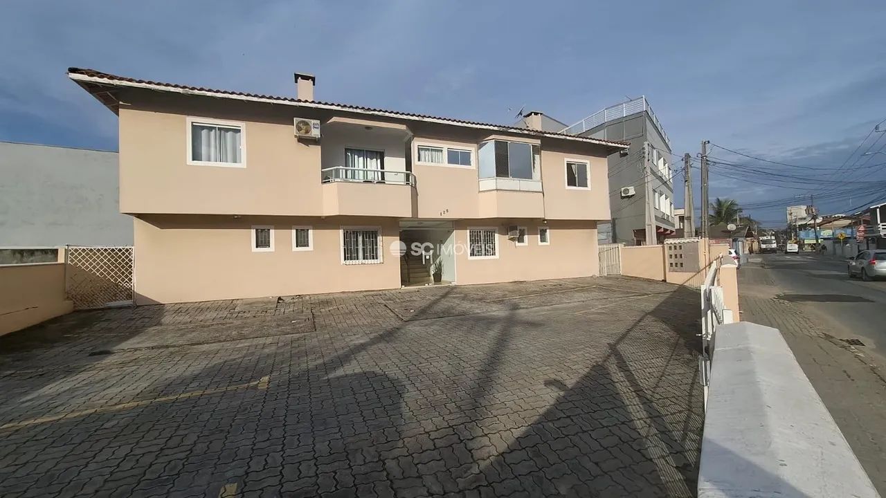 Apartamento bem localizado 2 dormitórios com suíte