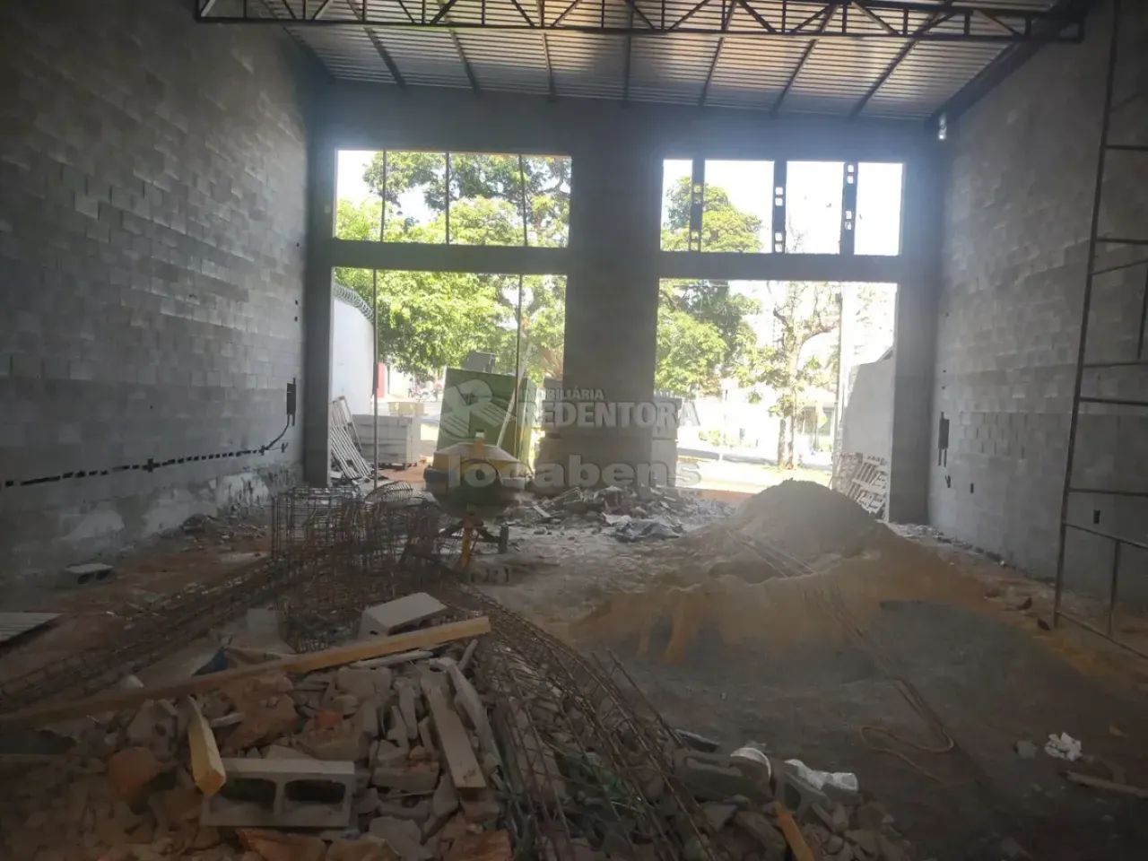 Excelente Salão Comercial com 100m² para Locação / Centro - Foto 2