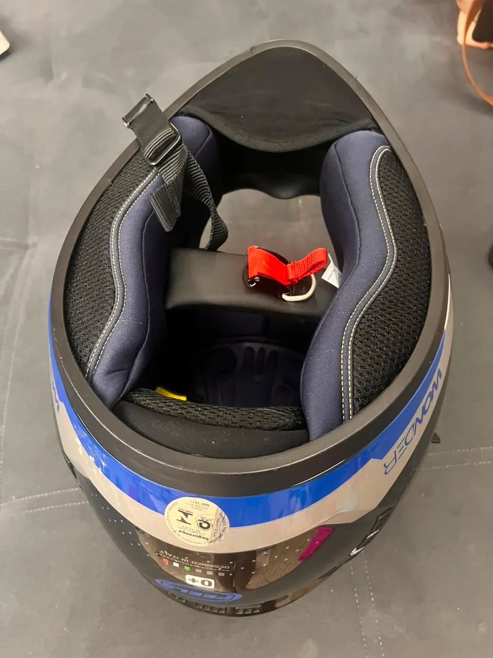 Capacete Peels nunca usado - Foto 2