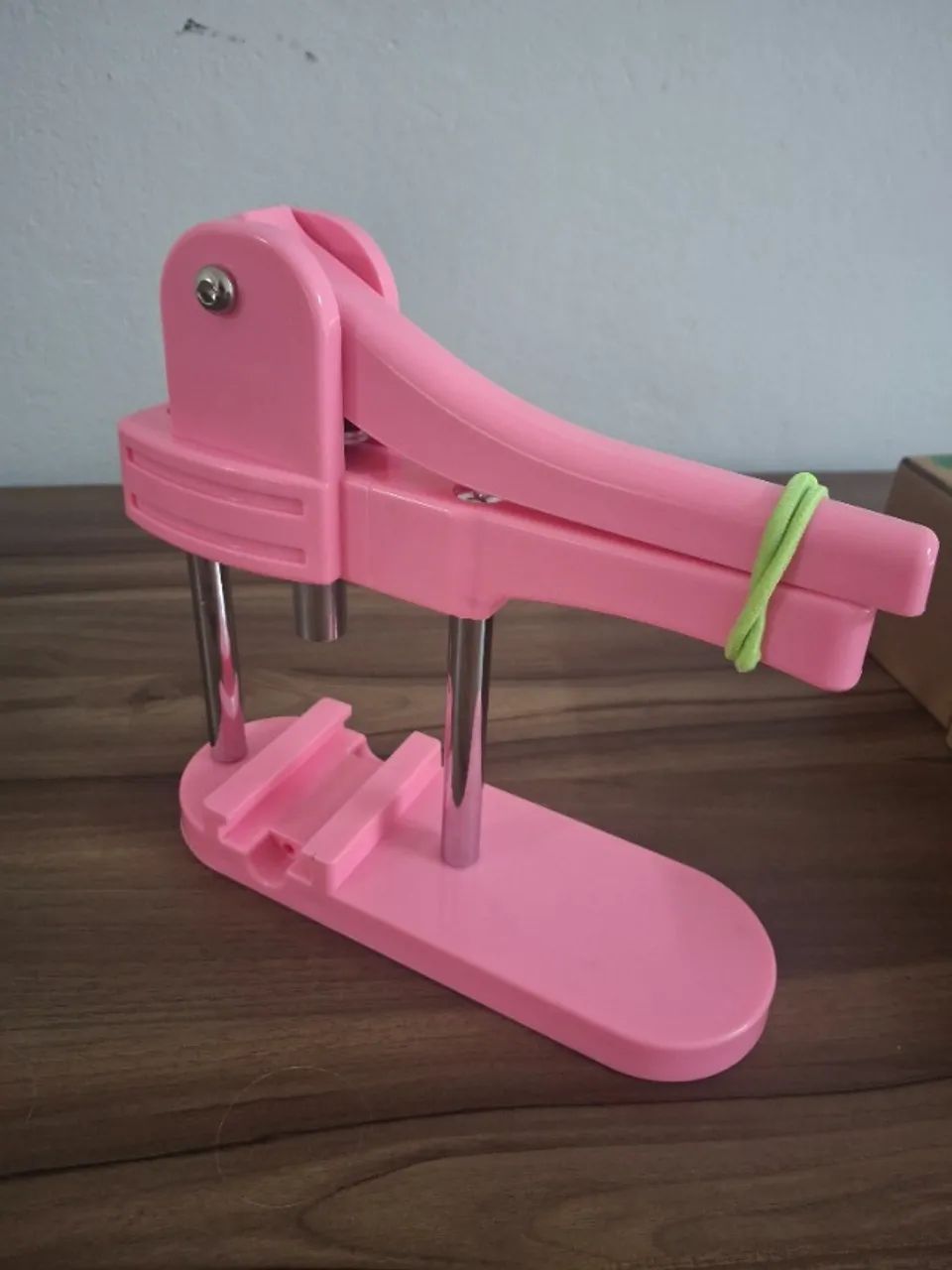 Maquina de Bottons 3 em 1 Rosa 32, 44 e 58mm - Foto 3