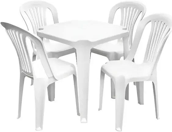 Conjunto de mesa e cadeiras