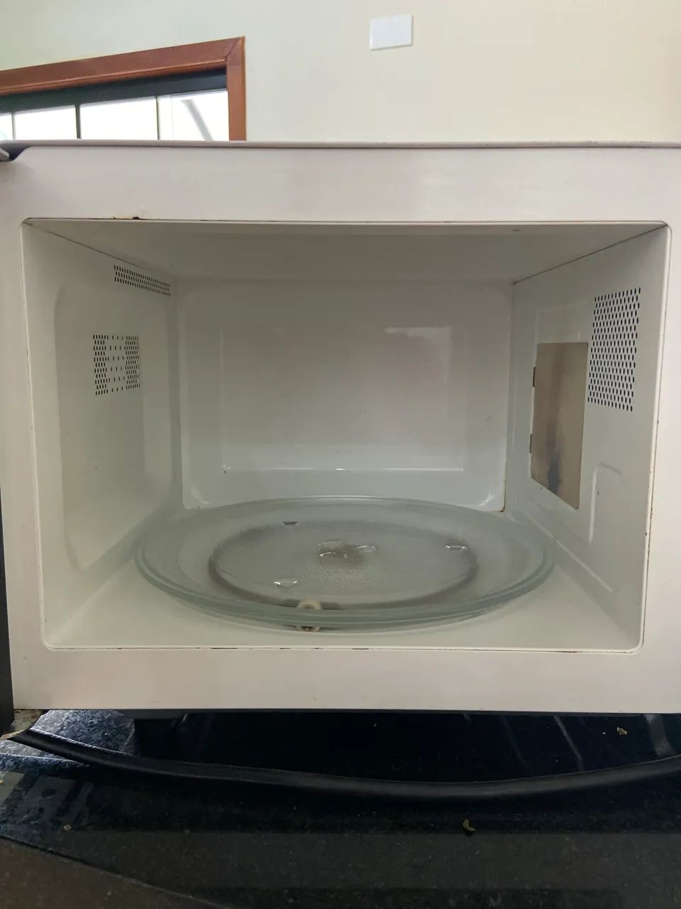 Vendo microondas Panasonic 127 watts  - Foto 3
