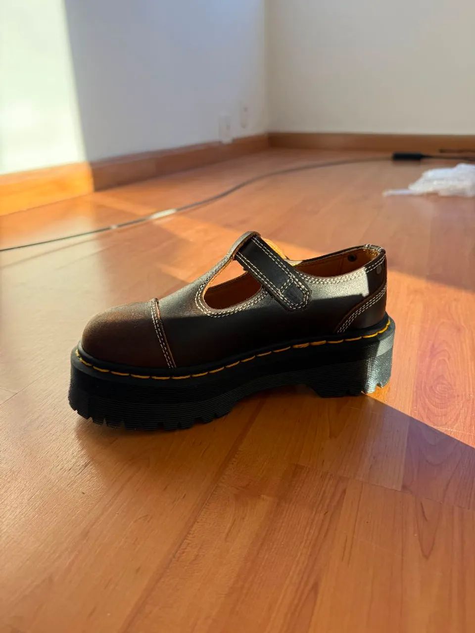 Sapato marrom estilo Mary Jane da Dr Martens - Foto 4