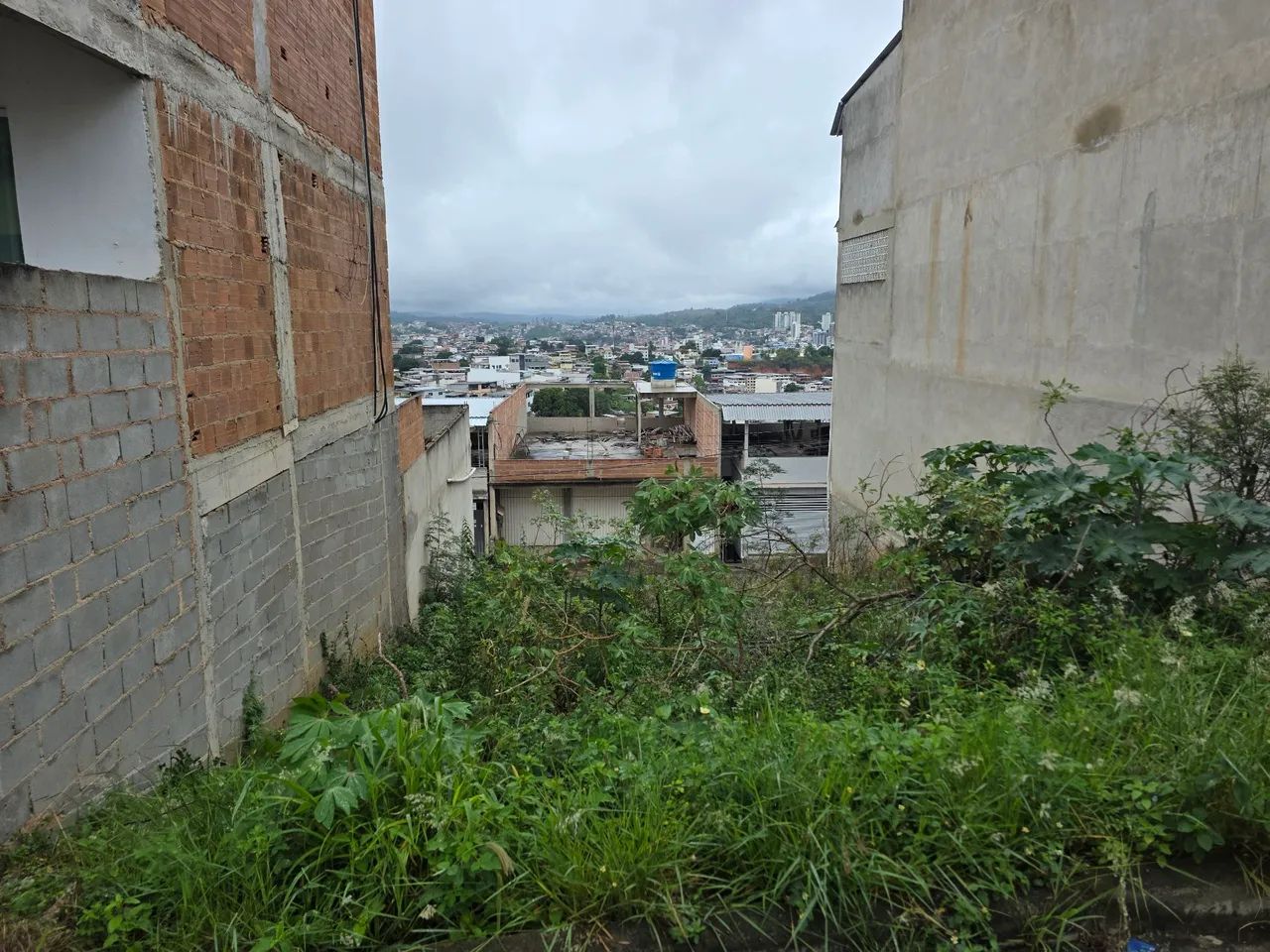 Vende-se terreno