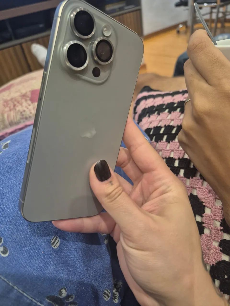 iPhone 15 PRO - Foto 2
