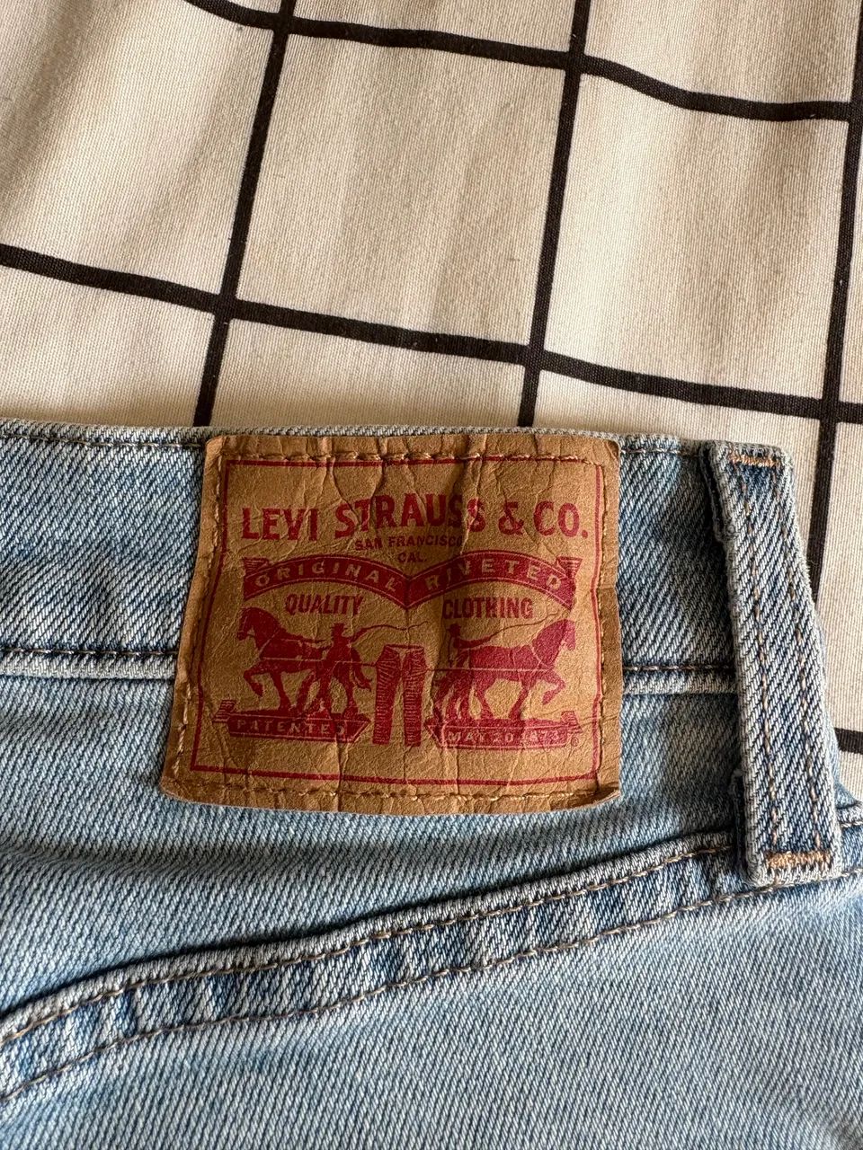 Calça Jeans Levis Tam 36 Azul-Claro Destroyed - Foto 3