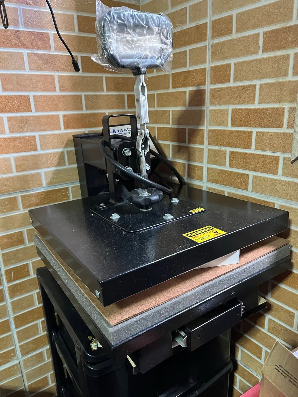 Maquina de estampa nova