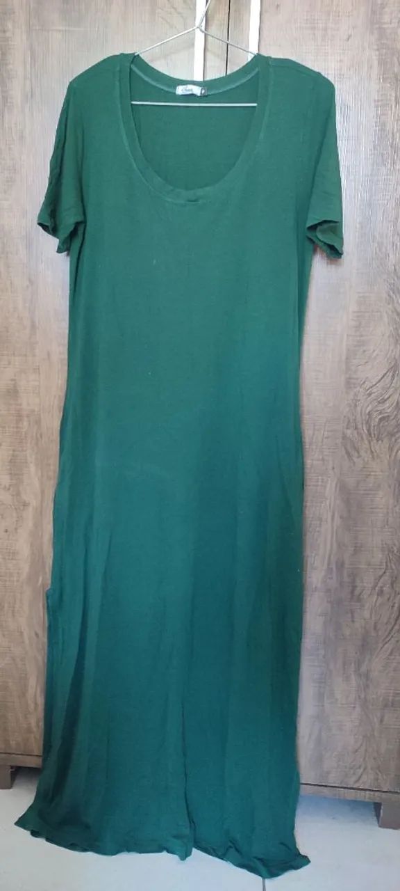 Vestido longo usando 