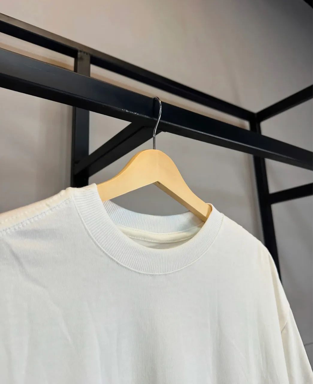 Camisa Oversize tamanho GG OFF WITHE 