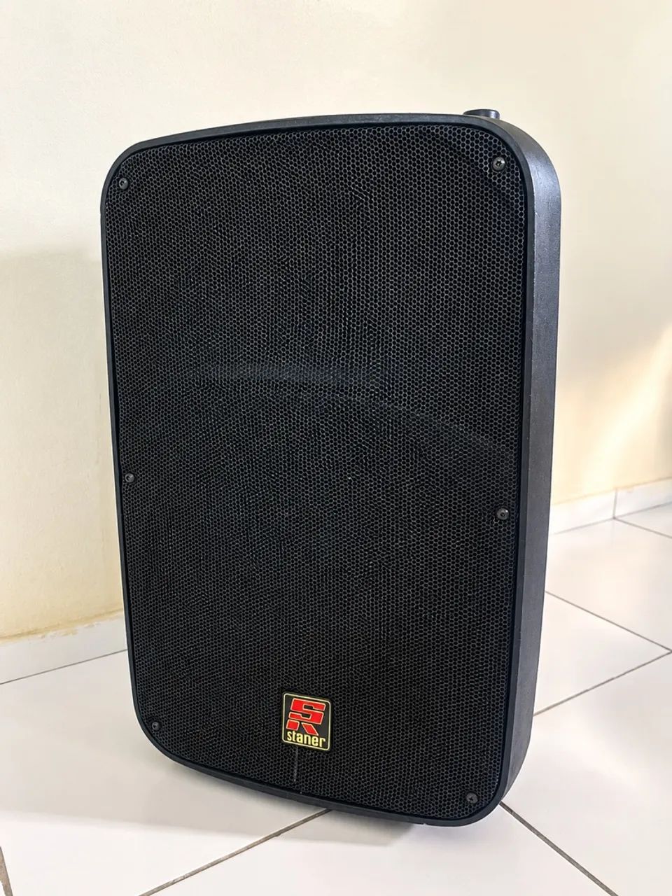 VENDE-Se CAIXA de SOM STANER 
