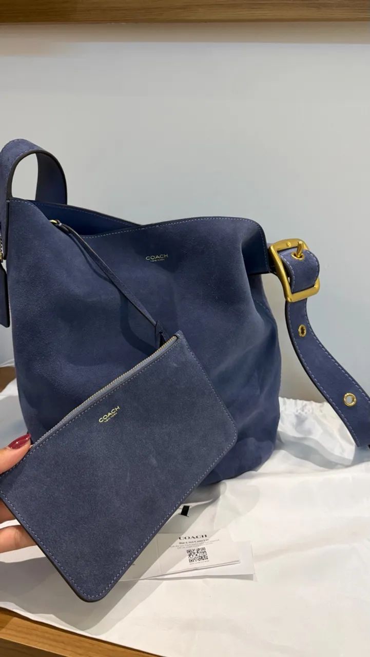 Bolsa coach bucket suede azul nova original  - Foto 4