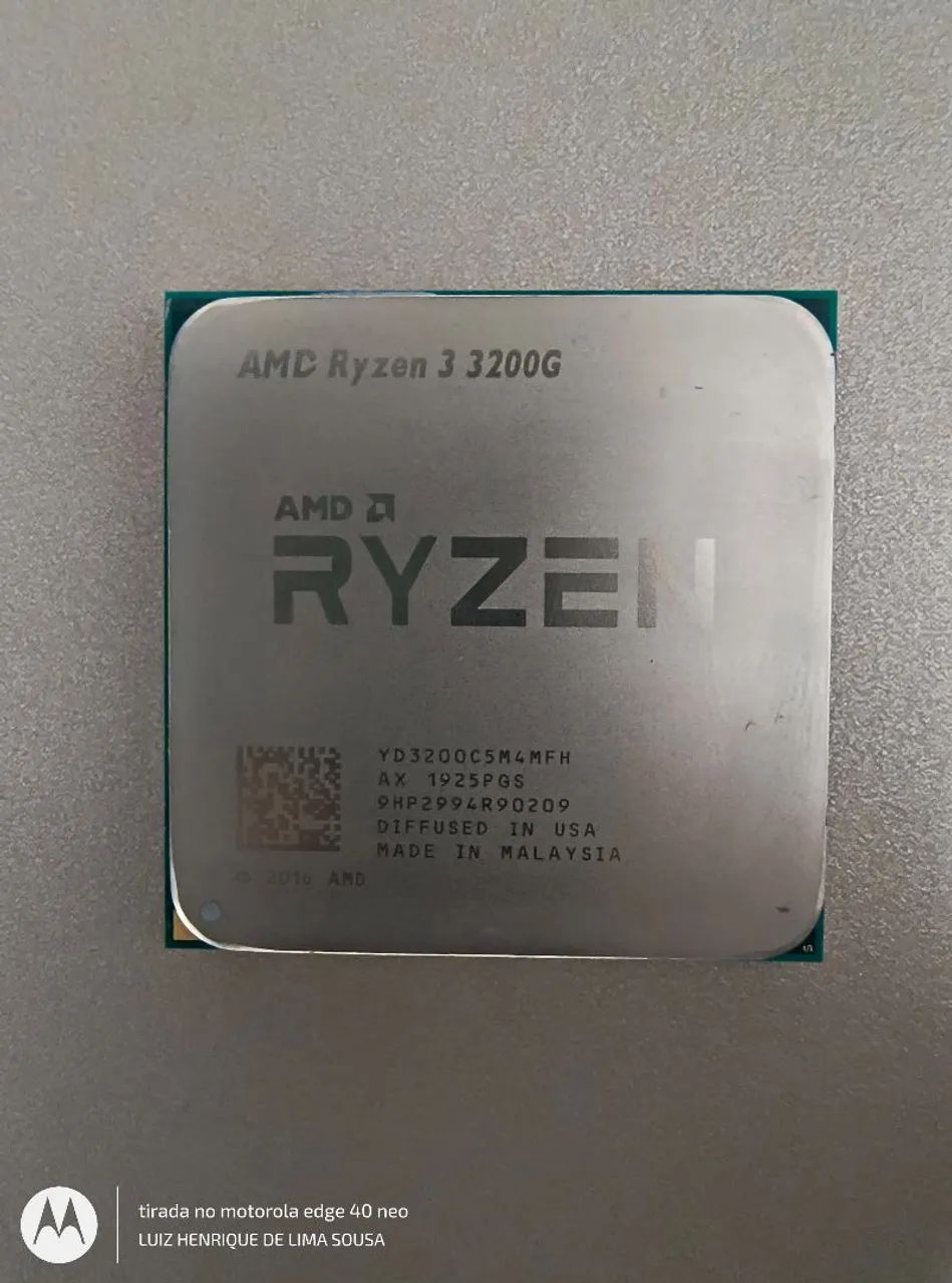 Processador gamer AMD Ryzen 3 3200G (com cooler)