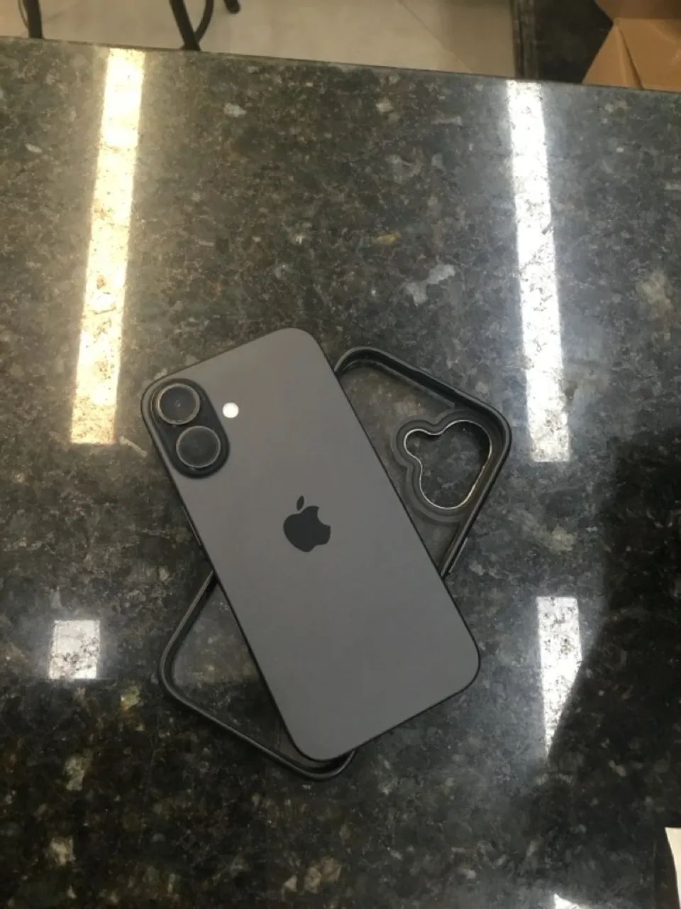 Vendo iPhone 16 128gb - Foto 2