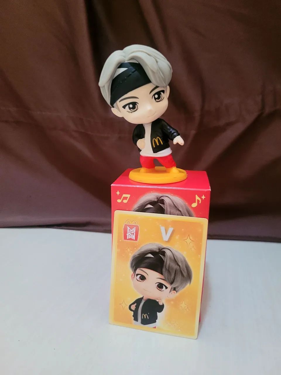 Boneco V Tinytan com caixa