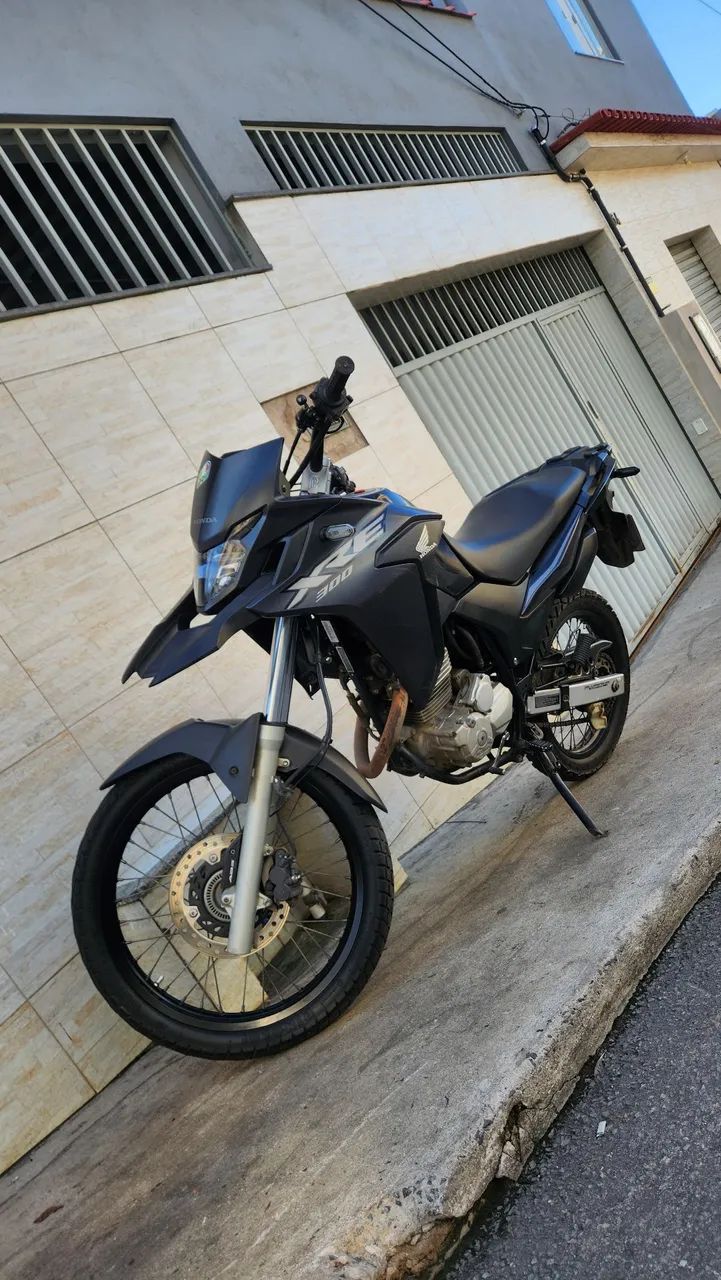 XRE 300 2021